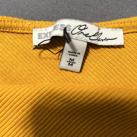 👚👖👟 Top from Express - Picture 3 of 3